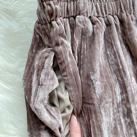 Anthropologie Tina + Jo Josephine Velvet Tapered Trousers - *NWT* - Size M - Picture 10 of 13